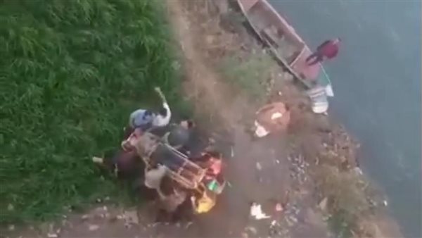 محاولات إنقاذ الشاب