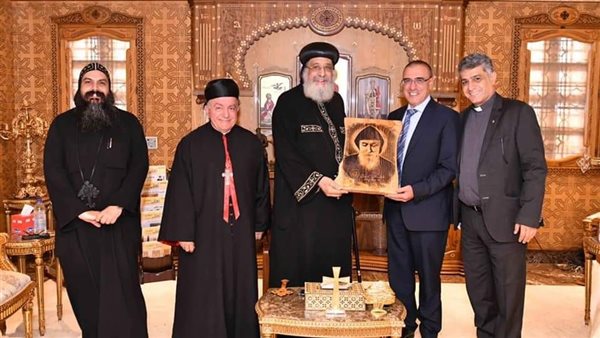 البابا تواضروس ومطران