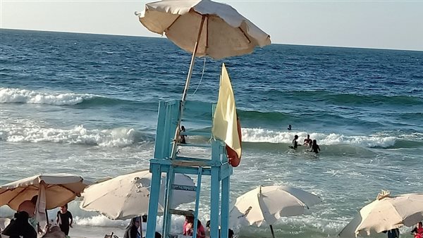 رفع الرايات الصفراء