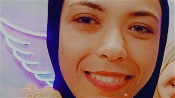 الطالبة أسماء ثروت