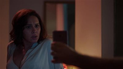 ياسمين رئيس تتواصل مع المنتحرة وتلقي بنفسها من السيارة.. أحداث الحلقة الثالثة والرابعة من مسلسل 60 دقيقة