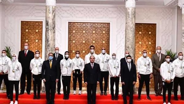  السيسي يكرم أبطال
