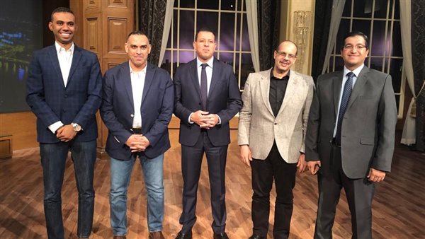 الكاتب الصحفي محمود