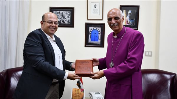 وفدًا من دار الكتاب