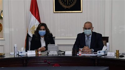 وزير الإسكان ومحافظ دمياط يبحثان مقترح تطوير مناطق رأس البر