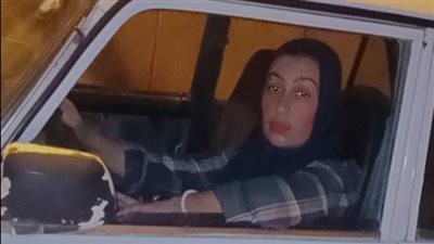 ورثته عن زوجي المتوفى منذ 8 سنوات.. حكاية سيدة تعمل سائق تاكسي بطنطا | صور 