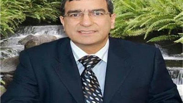 الدكتور عبد اللطيف