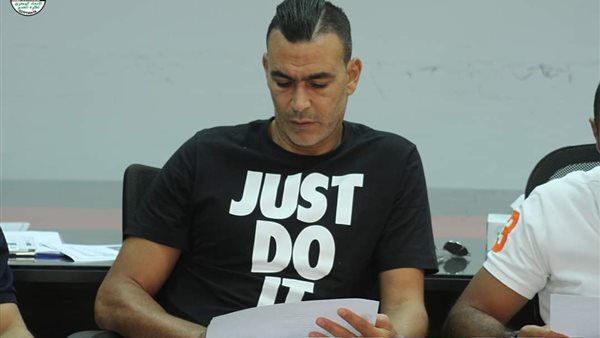 عصام الحضري