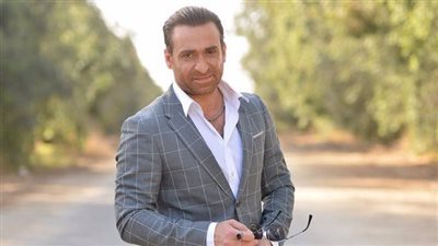 بعد أزمته الصحية الأخيرة.. نضال الشافعي يعود للوكيشن لتصوير أعماله