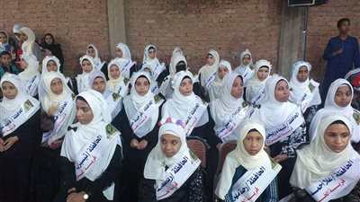 حاملين كتاب الله.. احتفالية كبرى بقرية الخرازة بأسوان  لحفظة القرآن الكريم | صور 