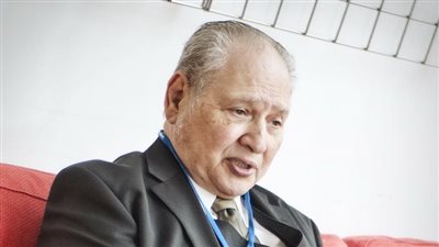 خسر 100 مليار ليفوز بـ800 دولار.. من هو رونالد واين الرجل الأسوأ حظًا؟