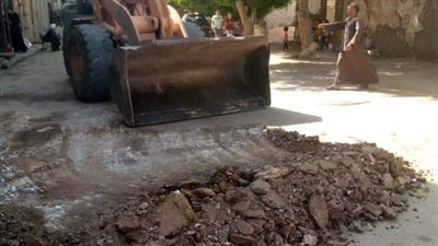 استجابة لشكوى المواطنين.. إزالة مطب عشوائي ورفع 30 طنا من المخلفات في المنيا