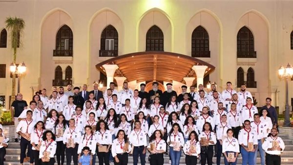 البابا تواضروس وشباب