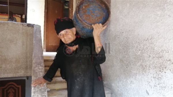 أم سعيد سيدة الأنابيب