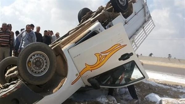 انقلاب سيارة نصف