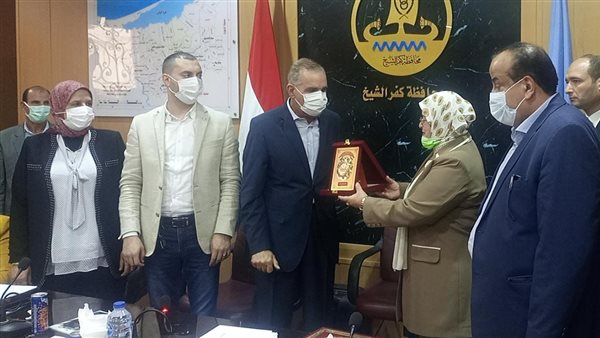 محافظ كفر الشيخ يكرم