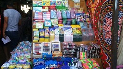 عضو شعبة الأدوات الكتابية يكشف أسباب نجاح معرض أهلا مدارس