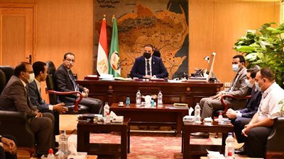 محافظ الفيوم يوجه بملء أسطوانات الأكسجين والتنسيق لنقل حالات الحوادث المتقدمة للمستشفيات