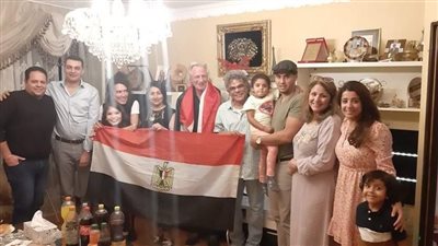 بعد العثور عليها.. الألماني صاحب سيارة الرئيس السادات يتبرع لـ حياة كريمة