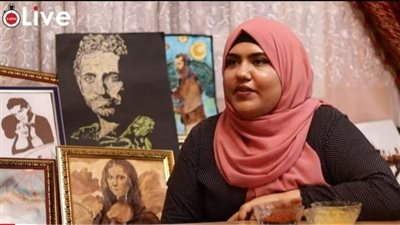 بالبيبسي والجيلي والقهوة والتوابل.. إسراء حسين رسامة موهوبة تستحق التكريم