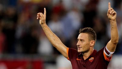 توتي يصل إلى القاهرة تمهيدًا لمشاهدة نهائي دوري أبطال أوروبا