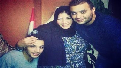 رامي صبري يطمئن الجمهور على والدته بعد خروجها من الرعاية المركزة | صورة