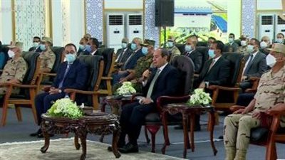 الرئيس السيسي للمسؤولين: متسكتوش على الغلط والتعديات