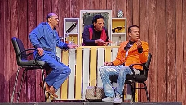 العرض المسرحي الصندوق