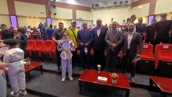 وزير الشباب يكرم