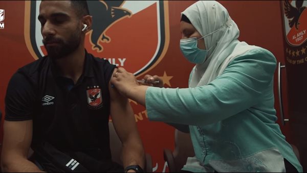 لاعبو الأهلي خلال