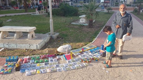 عم توفيق بائع البخت