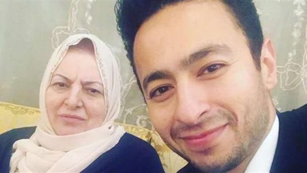حمادة هلال ووالدته
