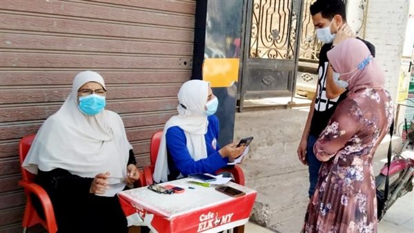 إقبال المواطنين علي