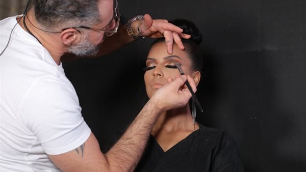 تعبيرية- الميكب أرتيست