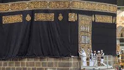 تأتي من مصر.. وصف دقيق من الرحالة ابن بطوطة عن كسوة الكعبة المشرفة