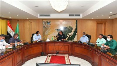 محافظ الفيوم يوجه باستغلال أراضي الدولة المستردة لإنشاء مشروعات مبادرة حياة كريمة