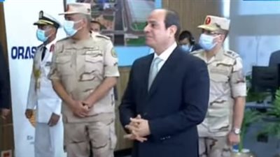 السيسي يتفقد محطة معالجة مياه مصرف بحر البقر 