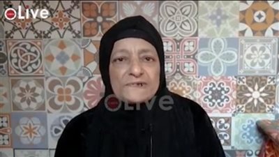 أقدم بائعة فول بالدرب الأحمر: أنا واقفة مع ابنى لحد ما أموت