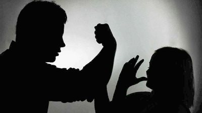 طفلة تعرضت للتحرش من زوج أمها: بيجيلي بالليل أوضتي ومعاه سكينة