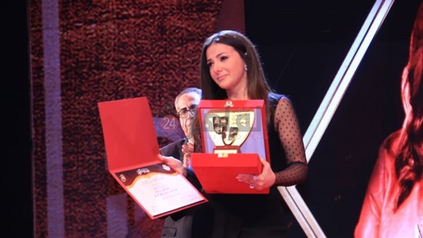 دنيا سمير غانم