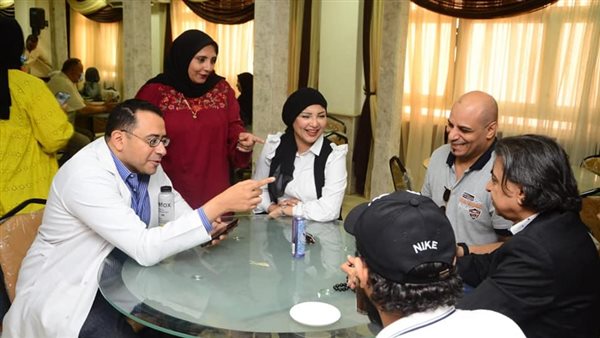  مبادرة بالطو أبيض