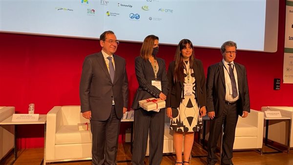 وزير البترول خلال