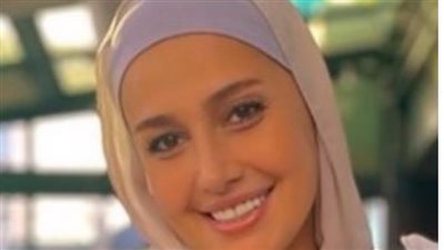  في حتة مريحاها ويمكن تغير رأيها.. شقيقة حلا شيحة تدافع عنها بعد ارتدائها الحجاب مرة أخرى 