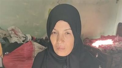 أرملة وأم لـ4 أطفال تستغيث: قاعدة في أوضة بتغرف في الشتاء وأولاي مرضى مش عارفة أصرف عليهم 