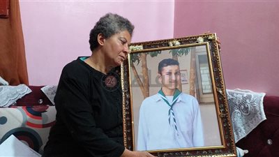 بعد وفاته دهسًا على يد فتاة.. والدة الشاب عمانوئيل: هو اللي كان شايل مصاريف البيت