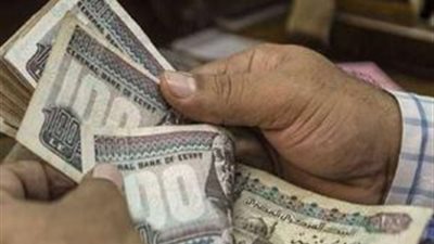 للموظفين والعاملين بالمكافأة وأصحاب المعاشات.. تعرف على الفئات المستحقة لمنحة الحكومة لمواجهة غلاء المعيشة