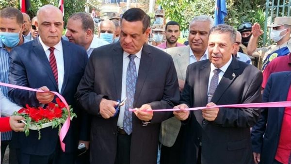 محافظ البحيرة يفتتح