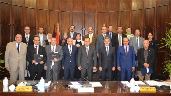 رئيس جامعة الإسكندرية