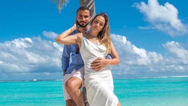 محمد الشرنوبي وزوجته