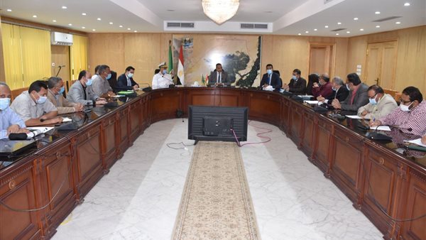 اجتماع محافظ الفيوم